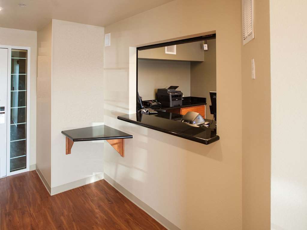 Woodspring Suites Kansas City ليبرتي المظهر الداخلي الصورة