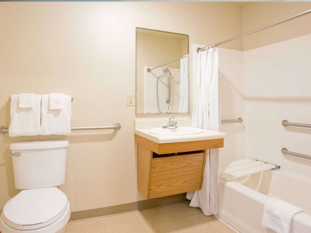 Woodspring Suites Kansas City ليبرتي الغرفة الصورة